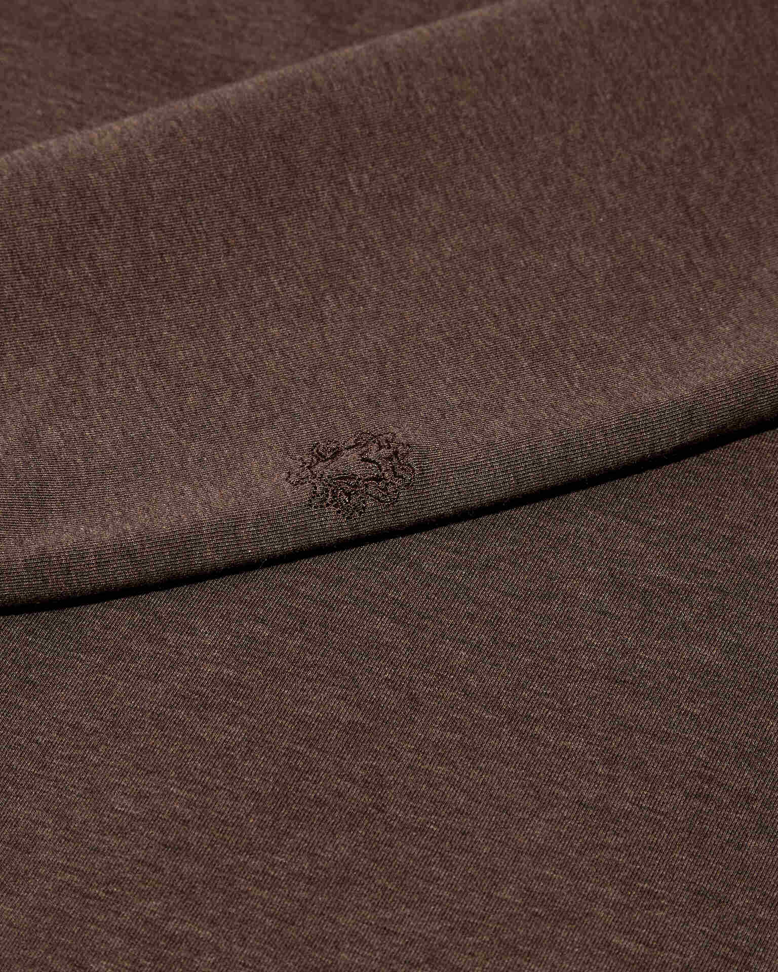 Modelshot / Chocolate Brown Melange / Detail